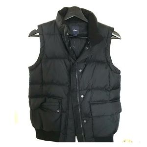 Gap Puffy Vest in Black